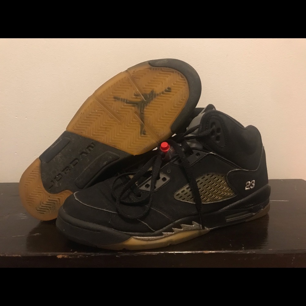 AIR JORDAN V black size 7Y